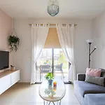 Apartment Tranquil Kyklades Bc6, Walk To Paralimni