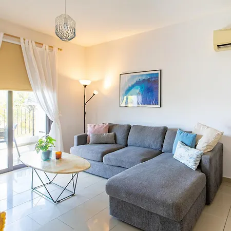 Tranquil Kyklades Bc6, Walk To